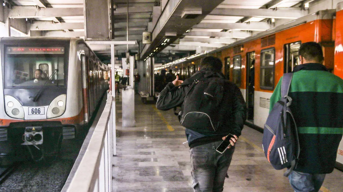 1068131_Trabajos del Metro línea 2_web