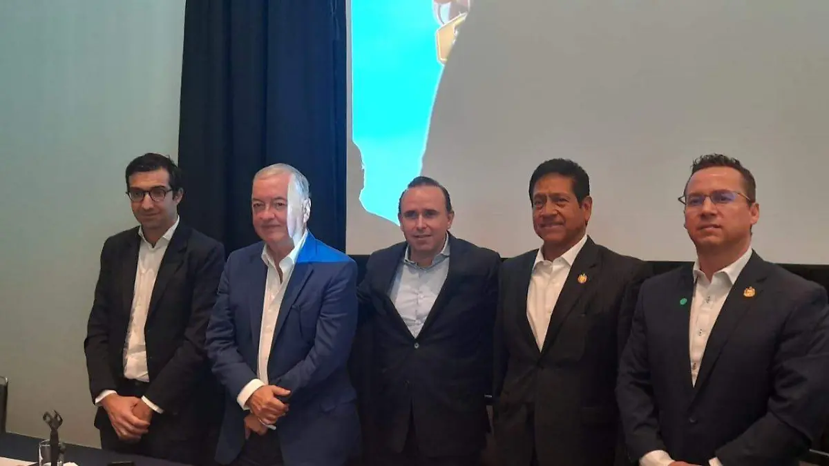 conferencia de prensa de empresarios hotelero2