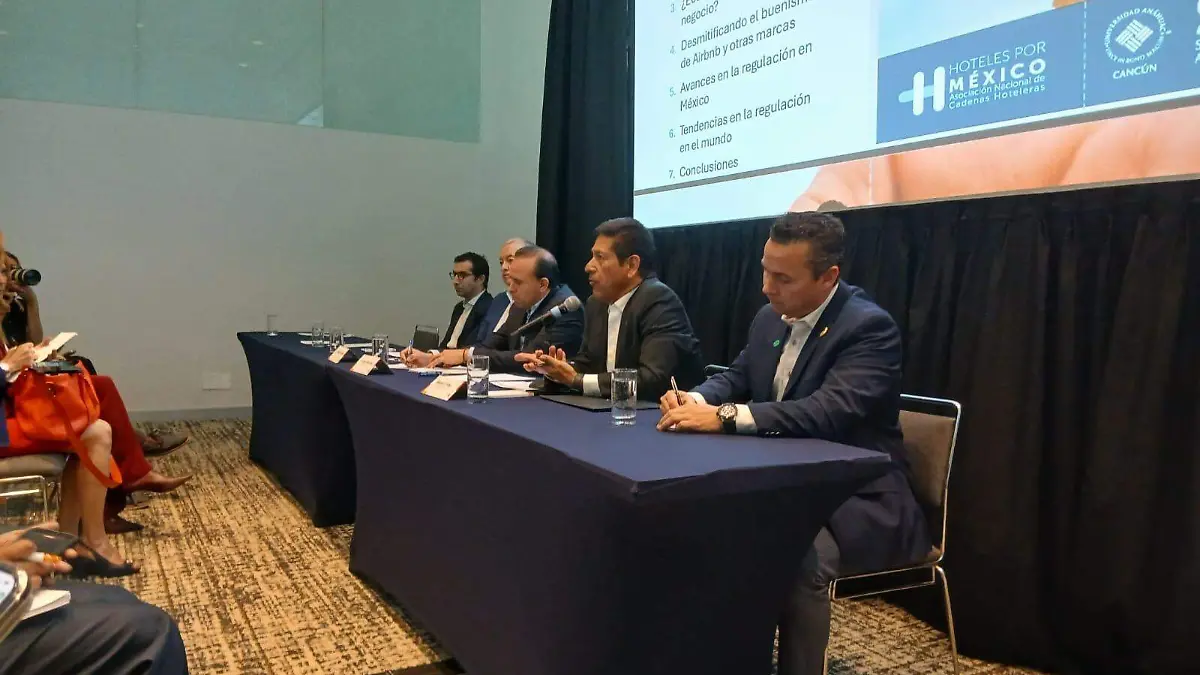 conferencia de prensa de empresarios hoteleros1
