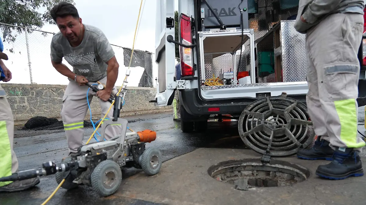 Rehabilitación de drenaje Cto. Azteca (3)