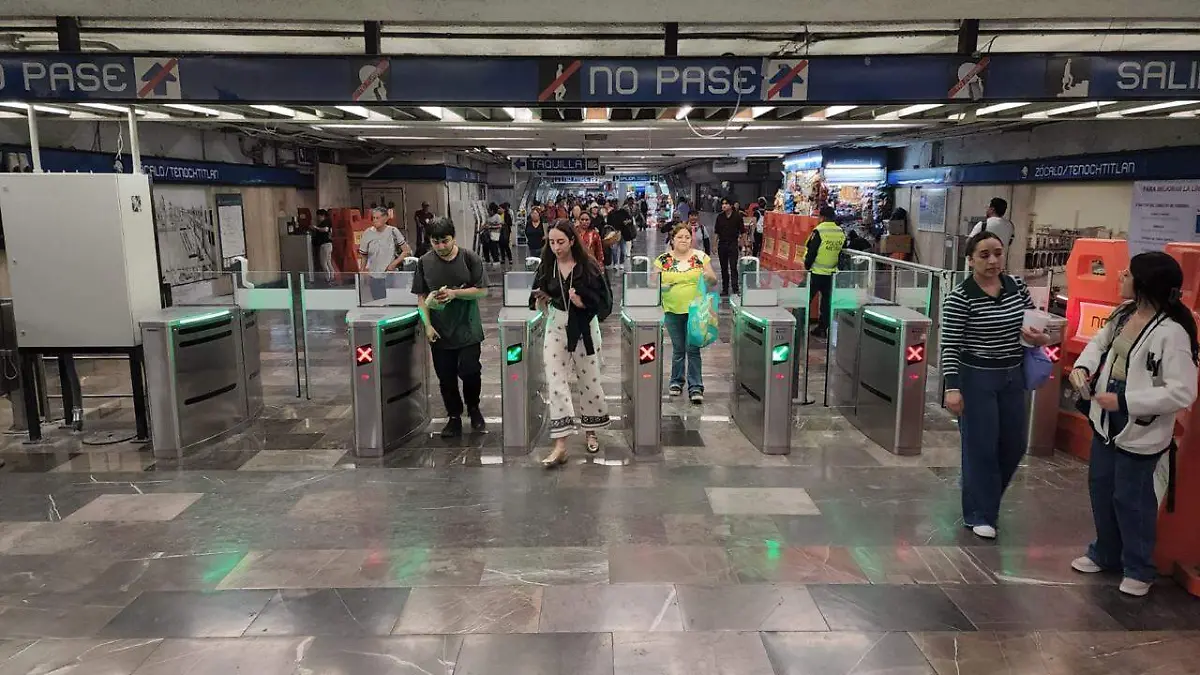 pasollos movilidad metro zocalo CORTESIA