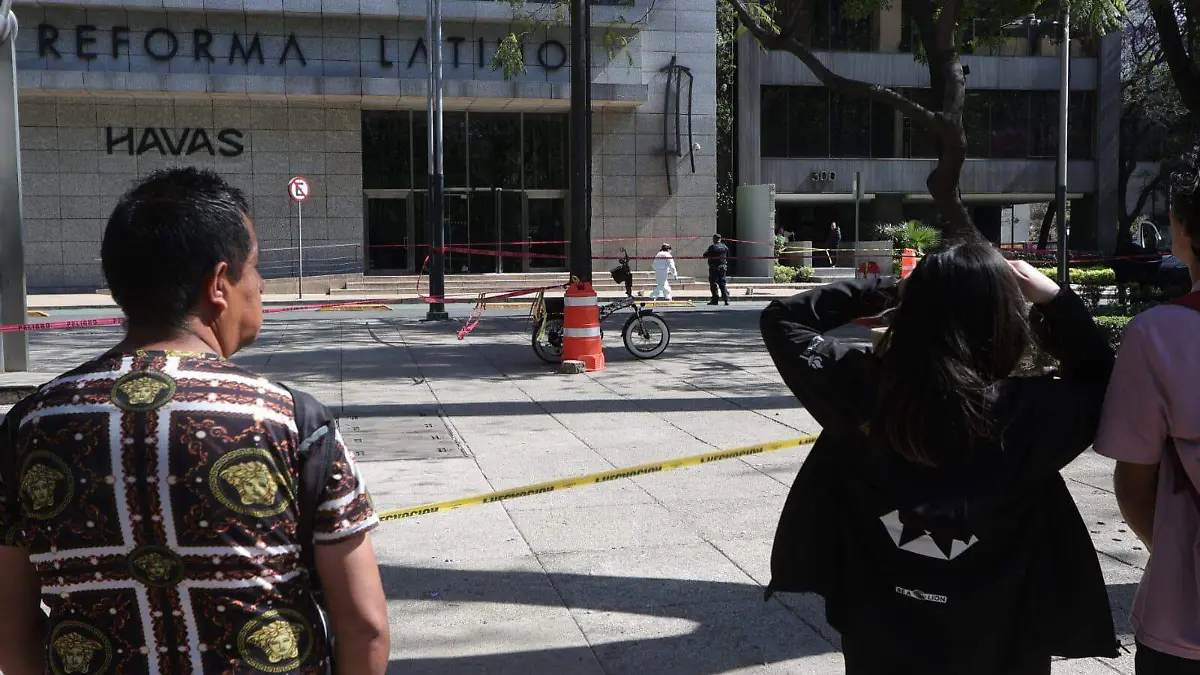 Mujer pierde la vida tras caer desde lo alto de la Torre Reforma Latino