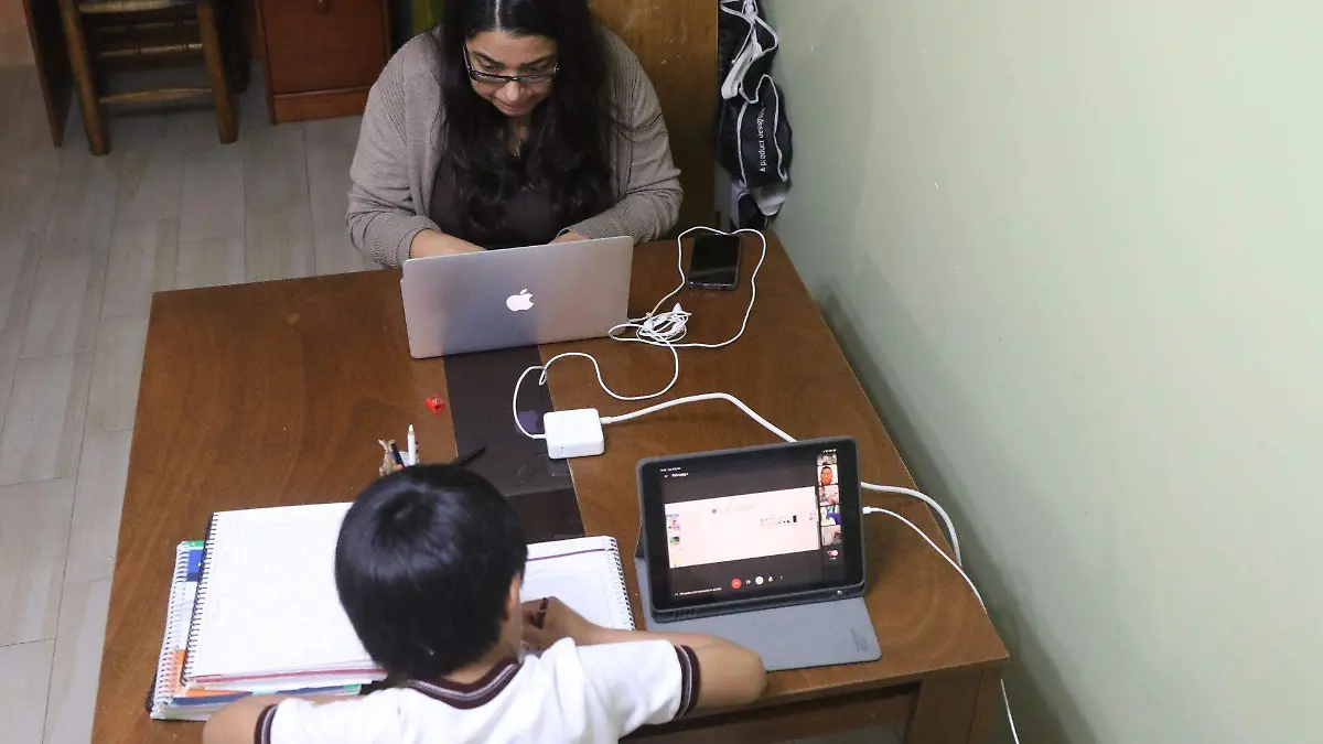 803030_Home Office Mujeres_web