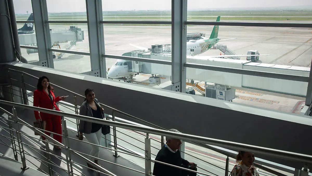 1044724_Primer vuelo aeronave EMBRAER E-195_web