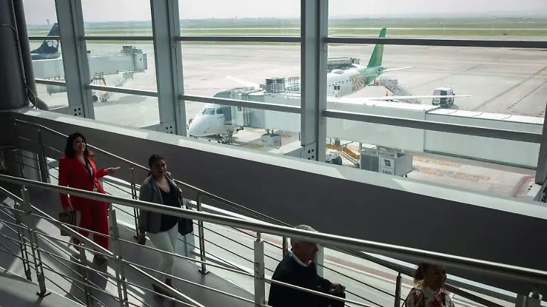 1044724_Primer vuelo aeronave EMBRAER E-195_web