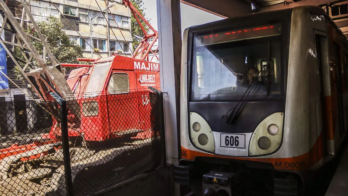 1068132_Trabajos del Metro línea 2_web