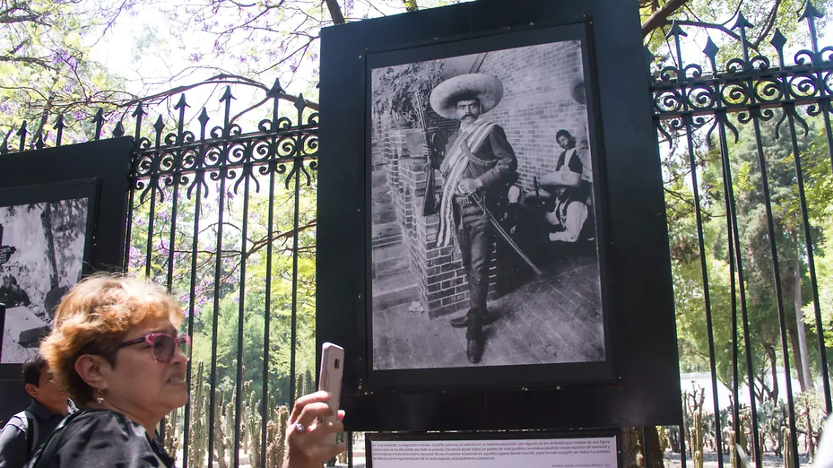 698374_Zapata Exposicion_impreso