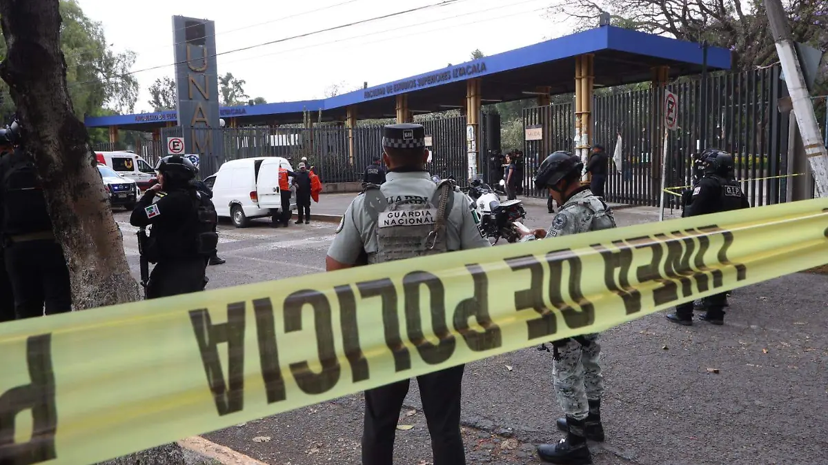 presunta bomba fes iztacala LUIS BARRERA