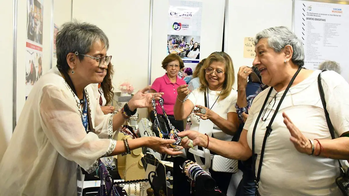 adultos mayores alcaldía Benito Juárez