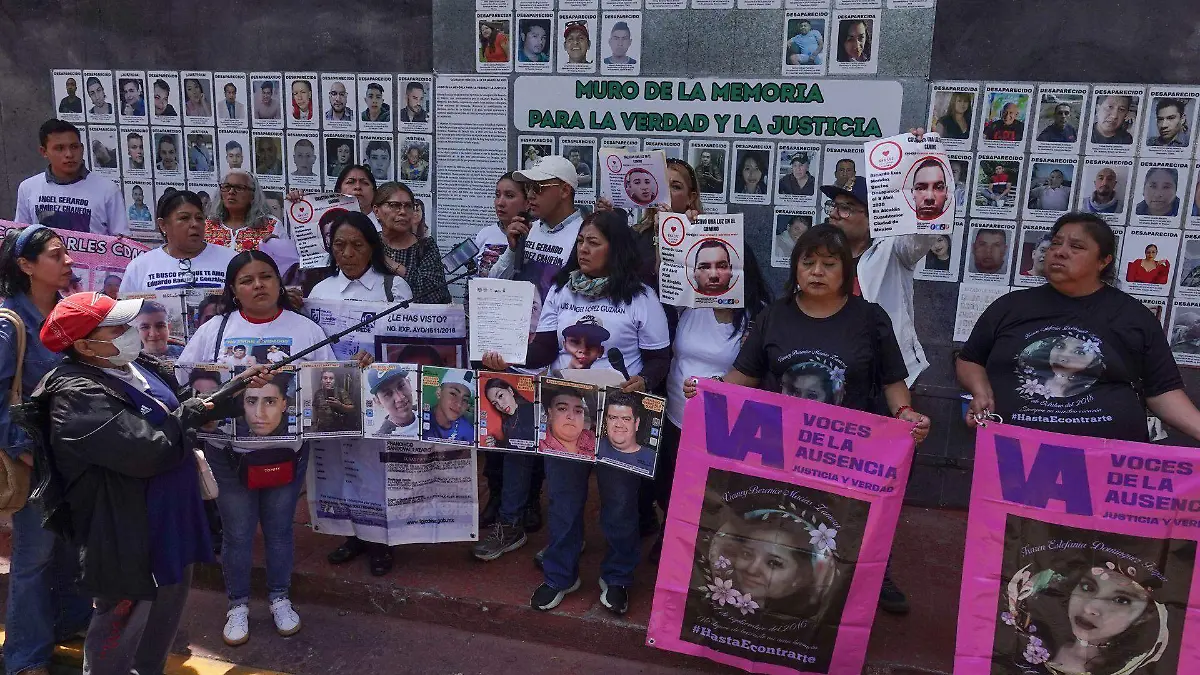 1077988_Conferencia Colectivos de Búsqueda_web