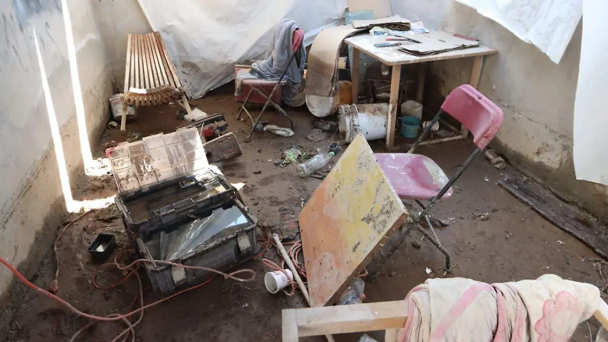 fuga de agua MAXIMILIANO PPEREZ