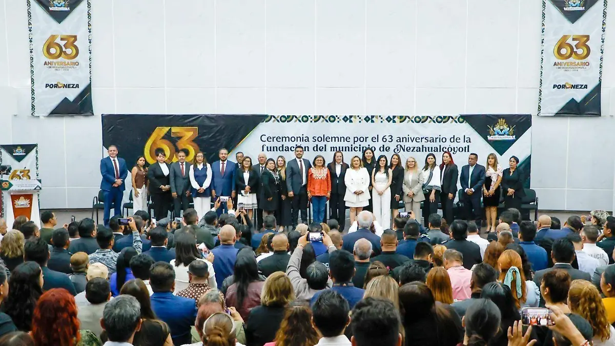 Cerqueda Rebollo exige compromiso ético a su gabinete durante el aniversario 63 de Neza