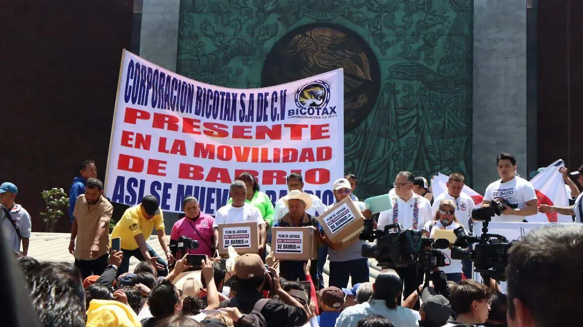 Mototaxis en San Lázaro  (2)