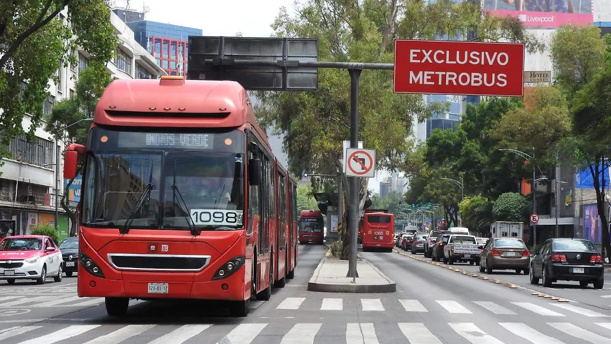 METROBUS cdmx IGNACIO HUITZIL