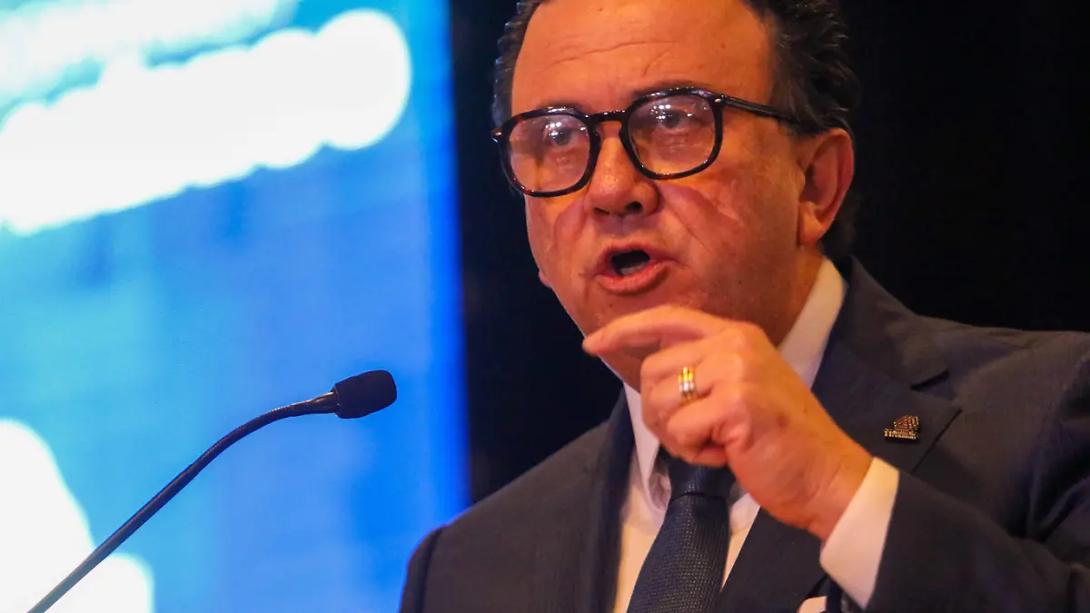 1015935_Sierra Alvarez nuevo dirigente de la Coparmex_impreso