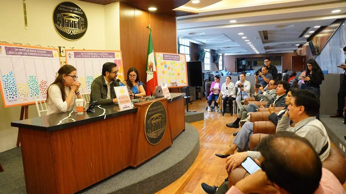 Royfid Torres González diputado de MC en conferencia con la diputada Patricia Urriza Arellano, cortesía bancada de Movimiento Ciudadano en el Congreso1