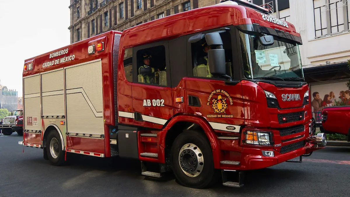 1004924_Bomberos de la Ciudad Equipados_web