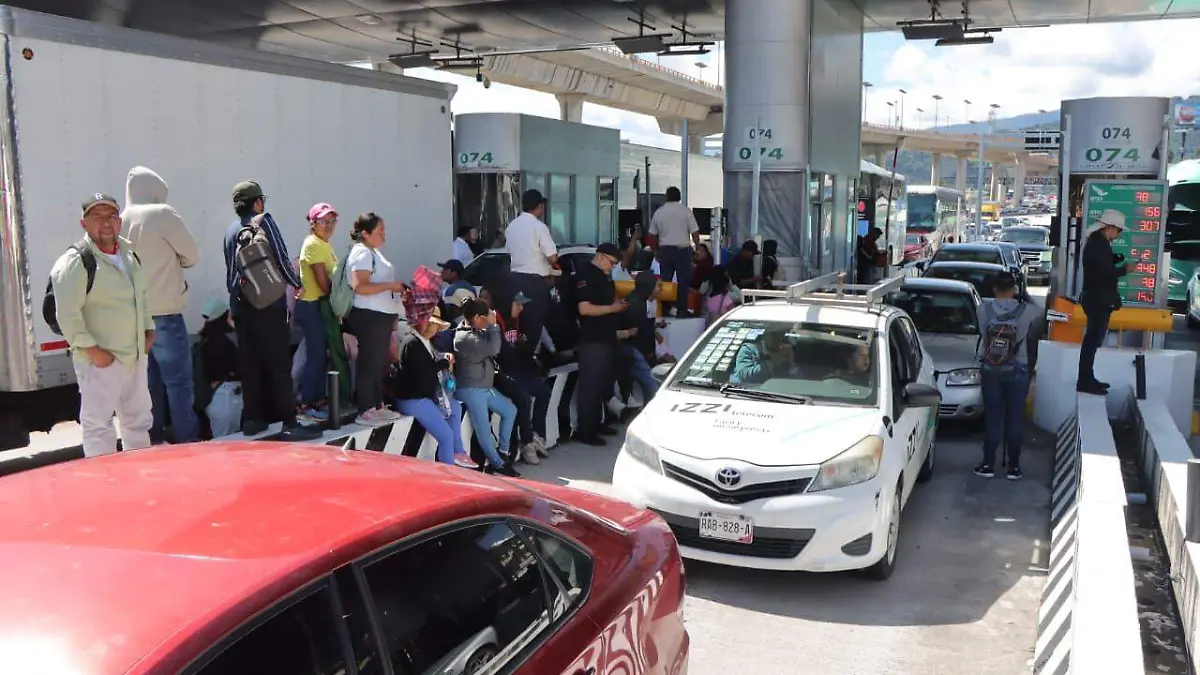 CNTE en la México Cuernavaca  (3)
