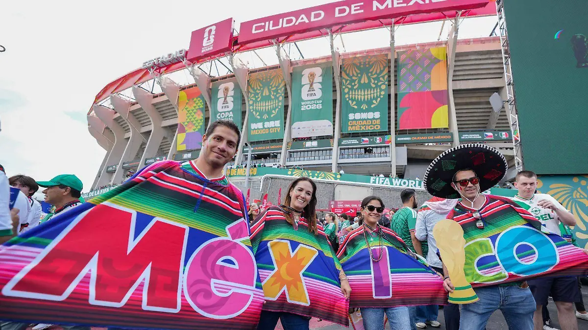 1088323_Color Chequia vs México_web