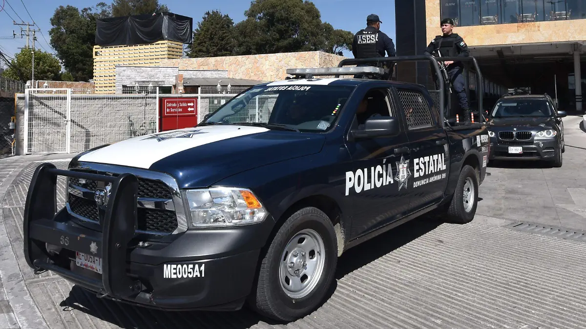 739292_Movilización policíaca en Metepec_impreso