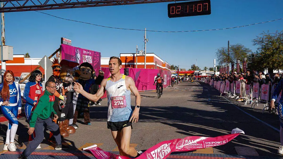 JC Albertson rompe la marca