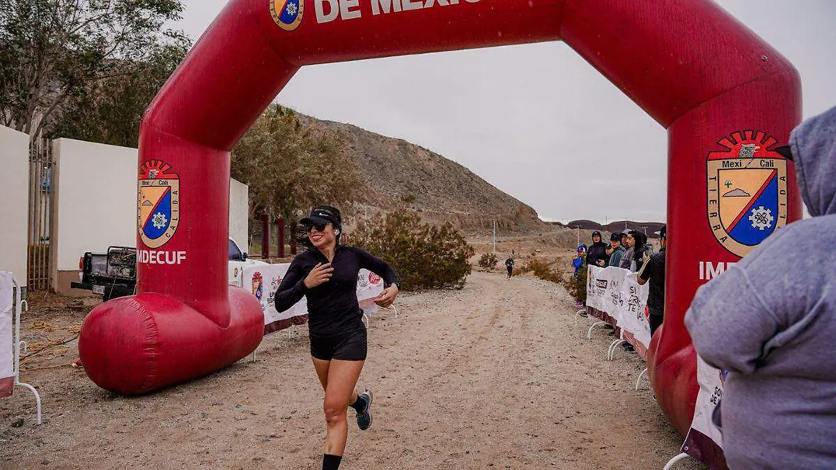 Mexicalenses recorren El Centinela