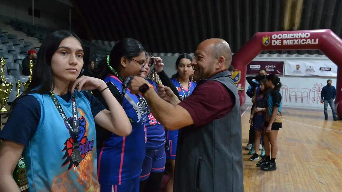 ADEMEBA Reconoce a sus campeones 