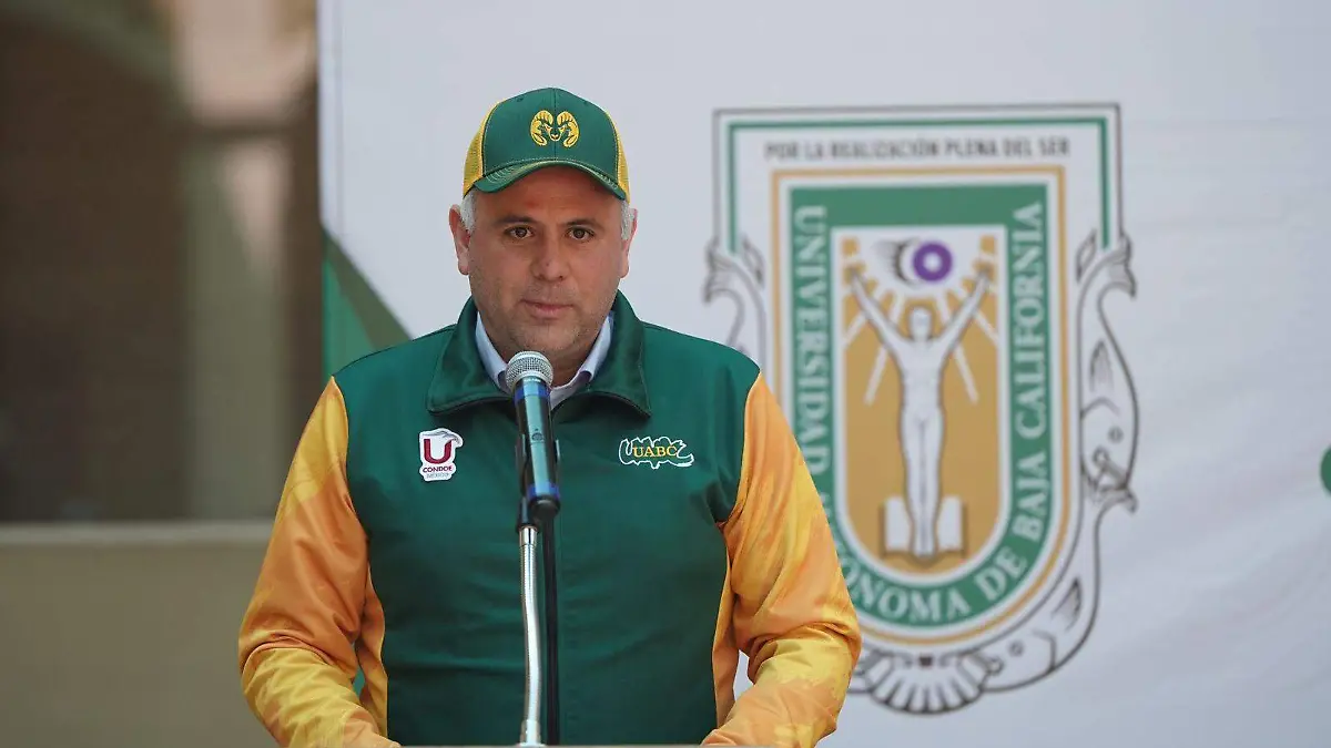 Rector UABC Luis Enrique Palafox Maestre