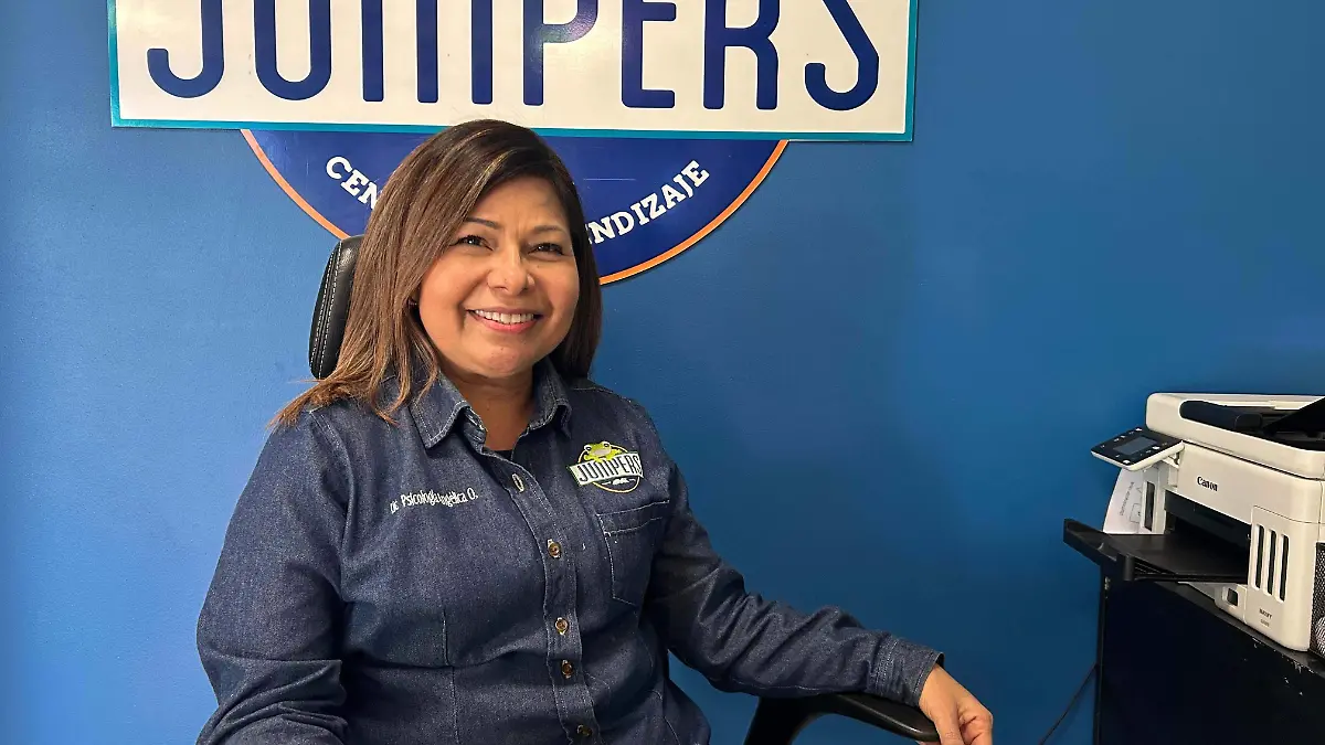 Angélica Oblea Morales, psicóloga de la escuela de educación especial, Jumpers Mexicali.