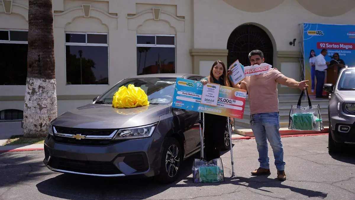 Entregan premios de 92 Sorteo Magno UABC en Mexicali