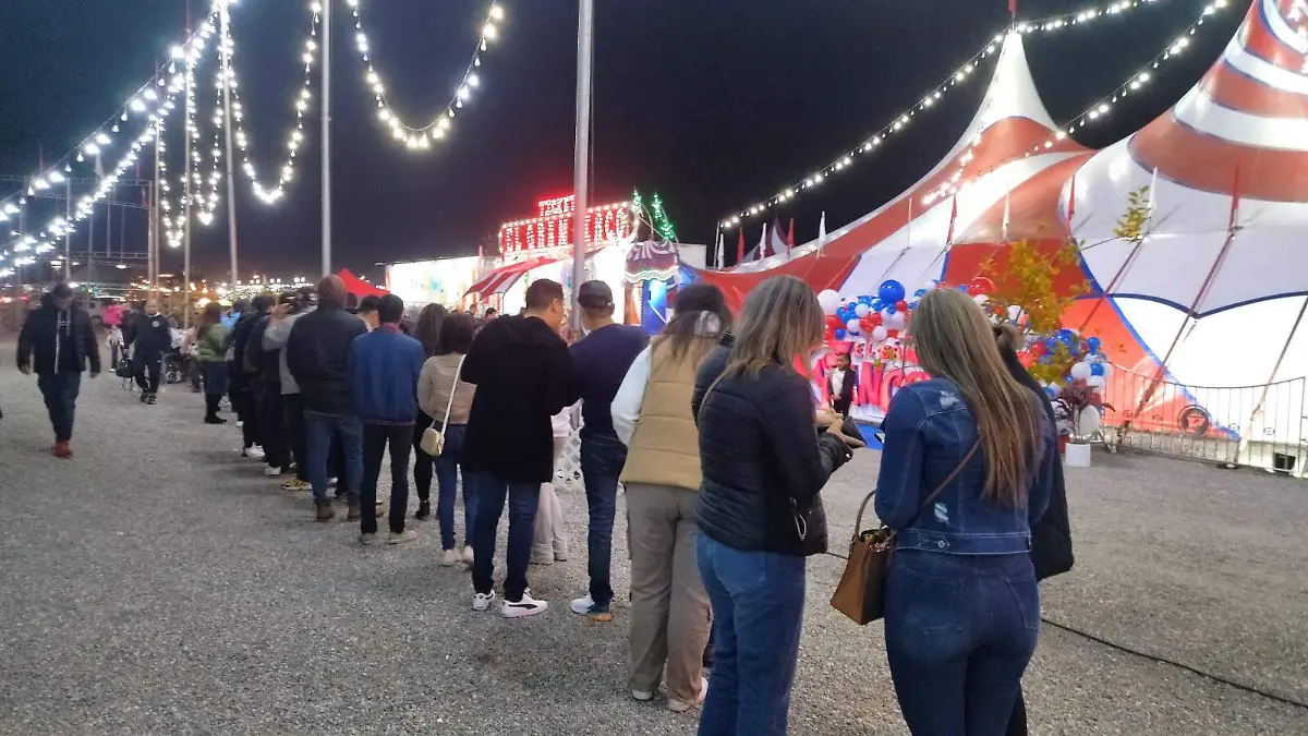 Asisten cientos al circo de Franccesco