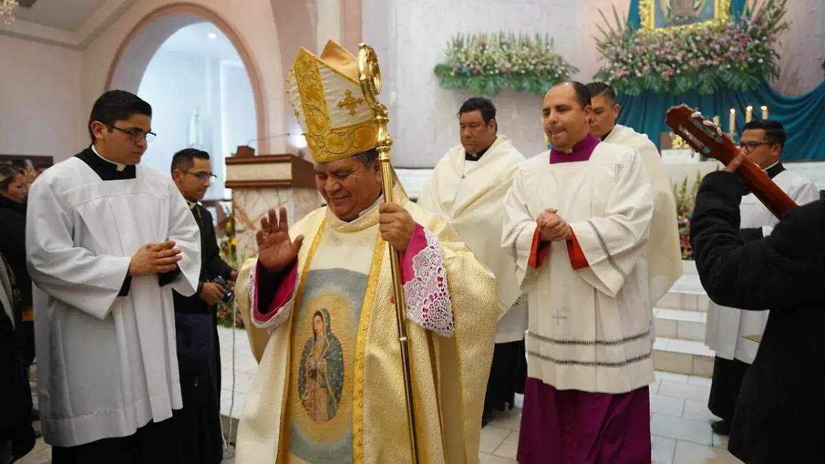 Brindan solemne celebración a la Virgen María en catedral