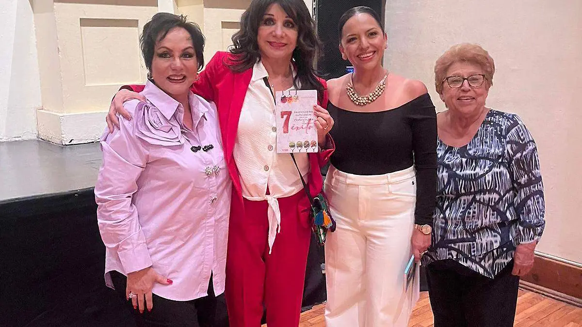 Reconocen a la Mujer en las Letras 