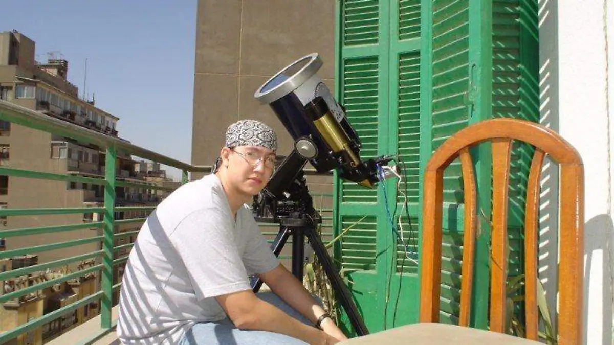 ASTRONOMO