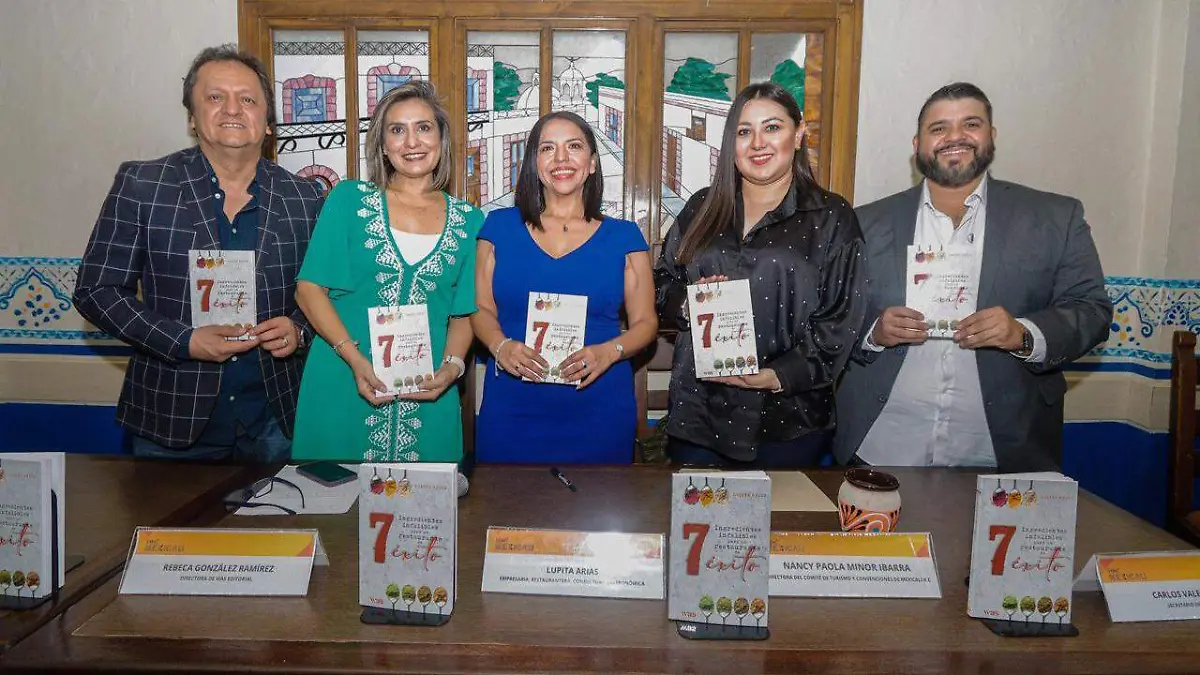 Comparten secretos de éxito de la Cenaduría Selecta en libro