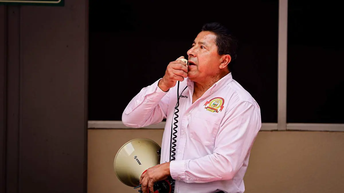 Burócratas jubilados exigen aumento salarial de ley