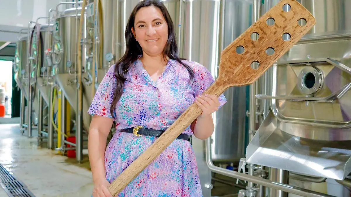 Laura rompe techos de cristal como cervecera