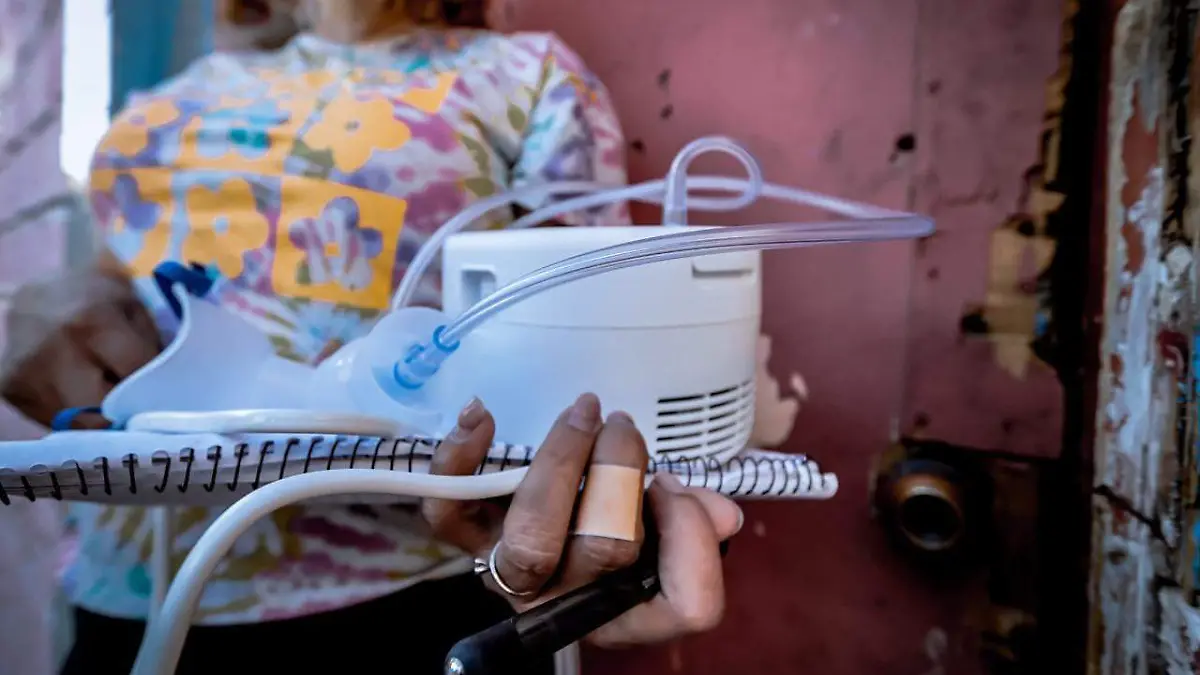 Le "cortan" la "luz" a Albergue de Cobina