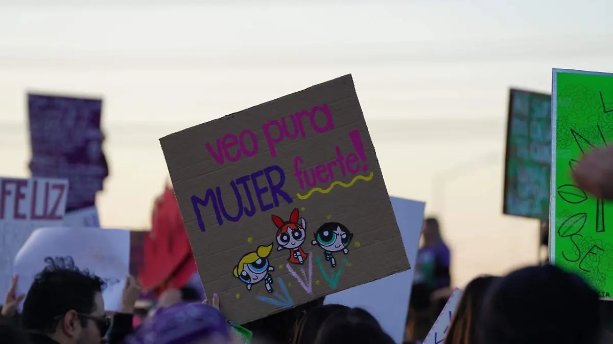 Veo pura mujer fuerte