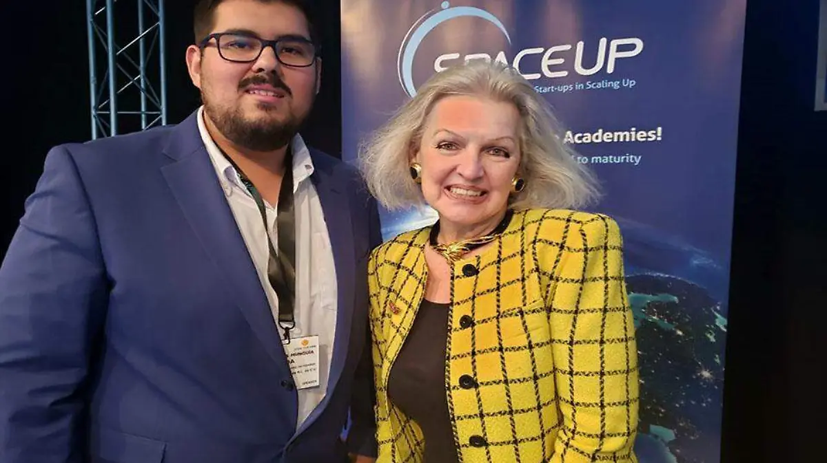 Ing.-Munguía-de-M-Aerospace-RTC-y-jurado-de-la-competencia