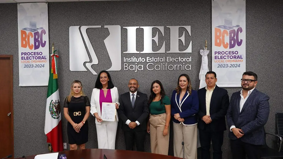 Fuerza por México - Entregan constancias a regidores en Baja California