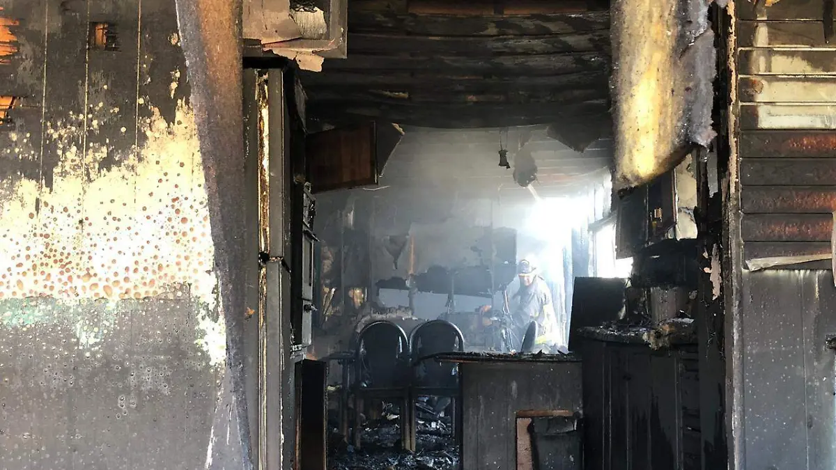Se quema casa móvil en Palaco 2