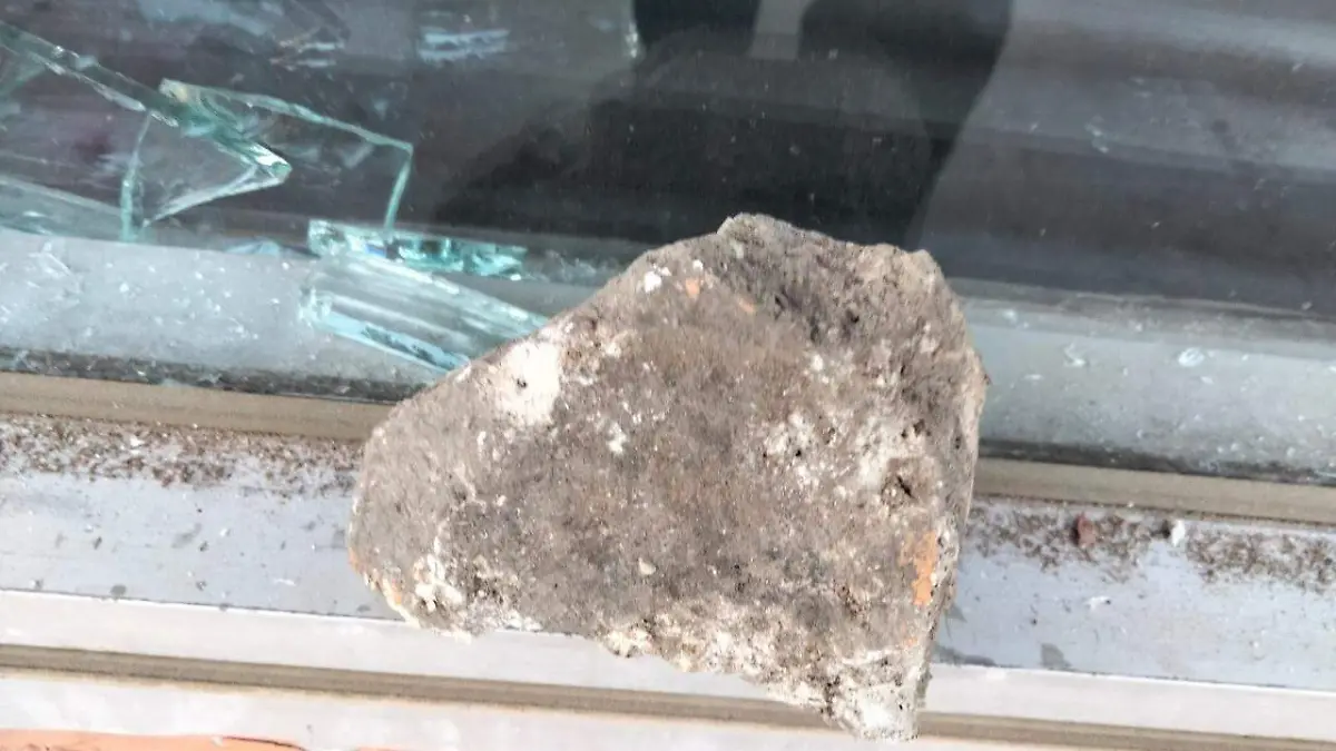 Aseguran hombre por daños a edificio de “Radiorama”