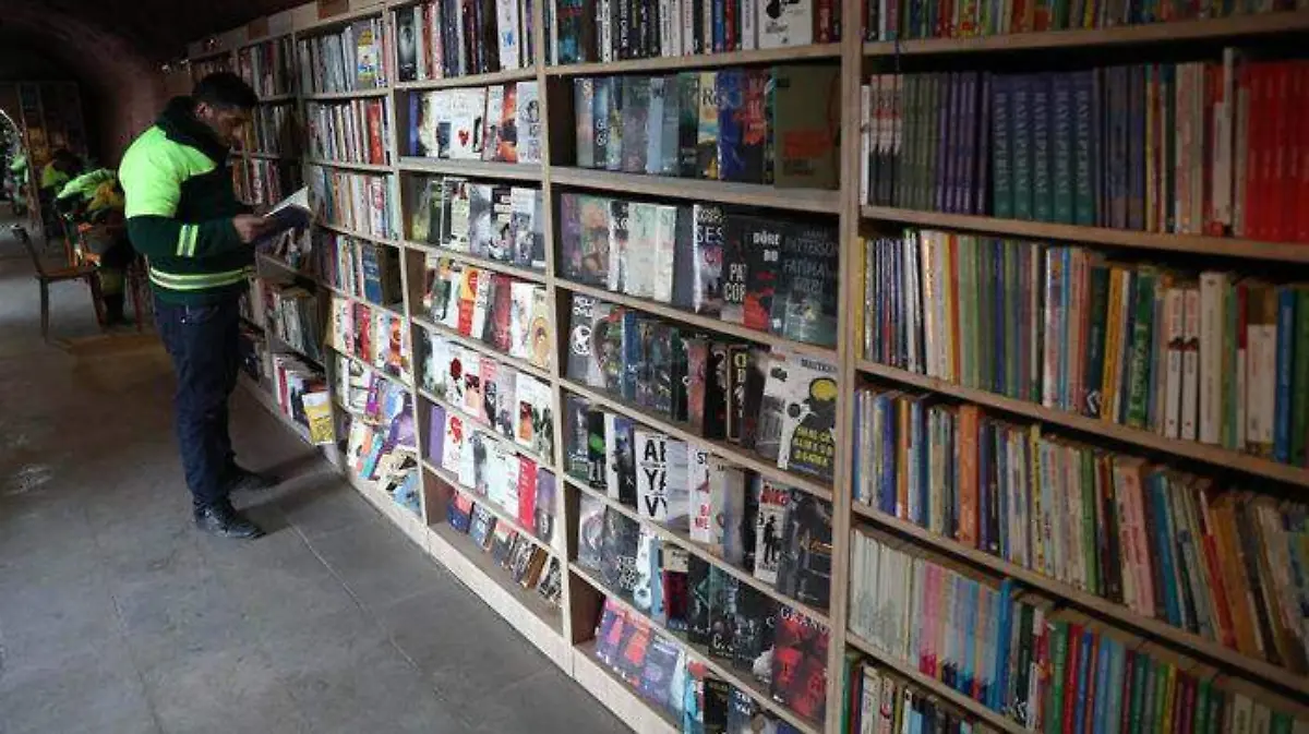 libreria-turquia-afp-702x395