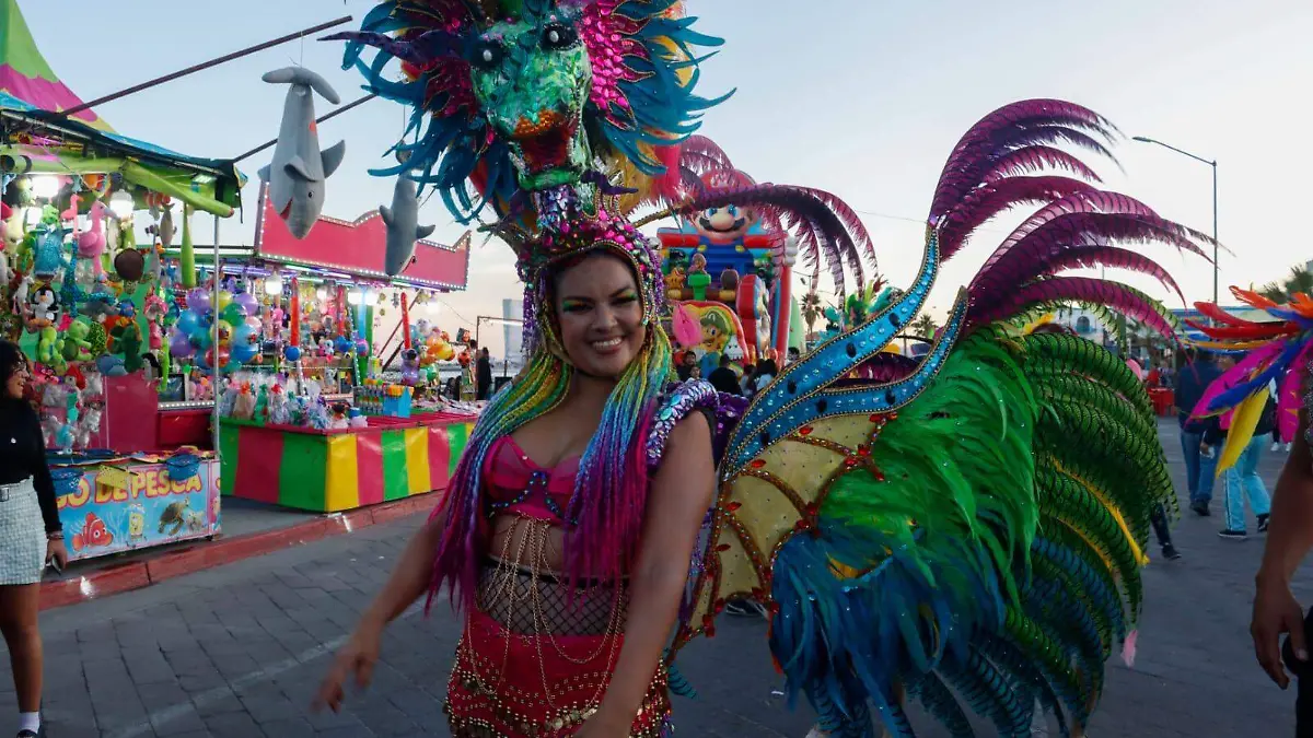 Alrededor de 16 mil personas celebran segundo día de carnaval 