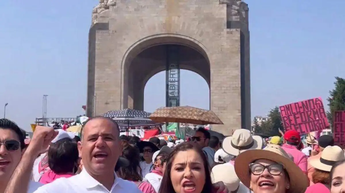 Panistas de BC marchan en la CDMX