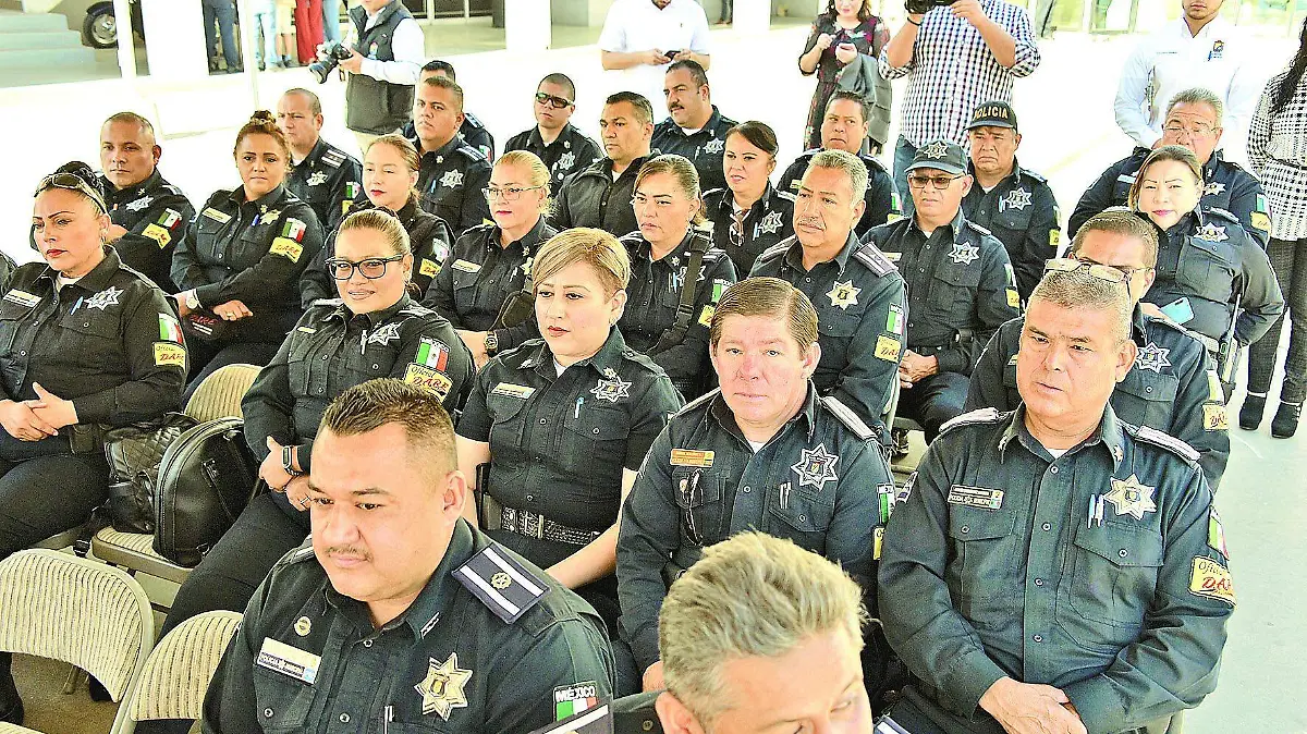 policias