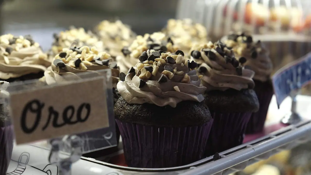 CT CUPCAKE COMPANY 3
