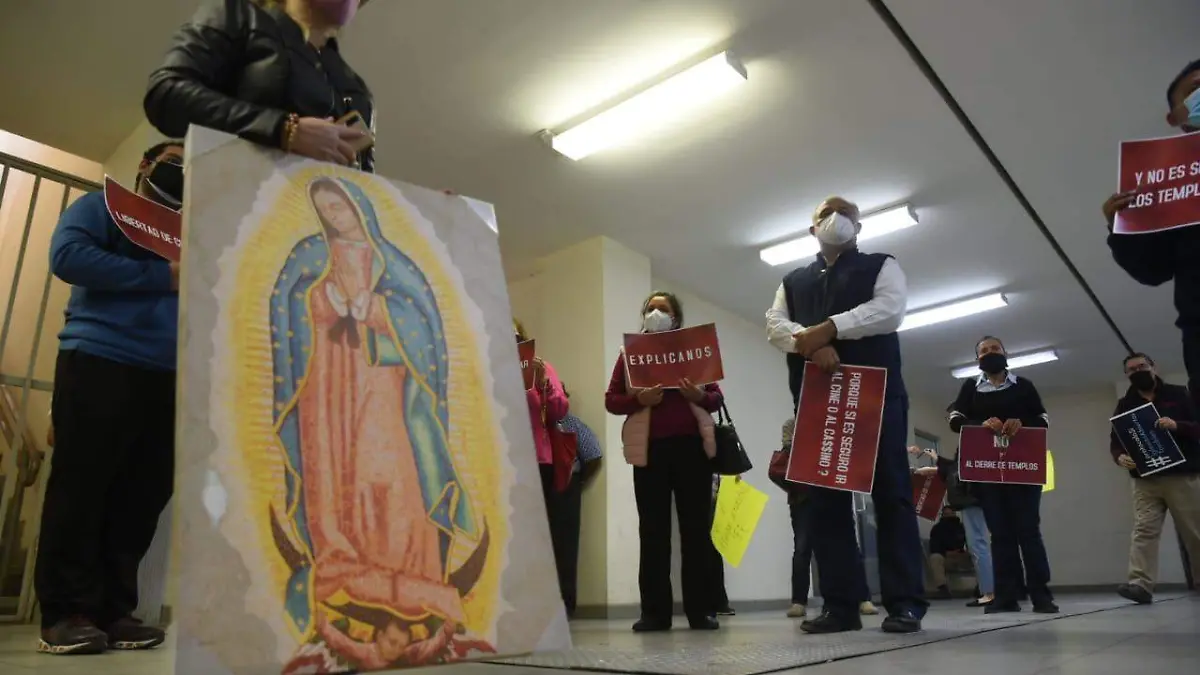 Protestan por cierre de Iglesias