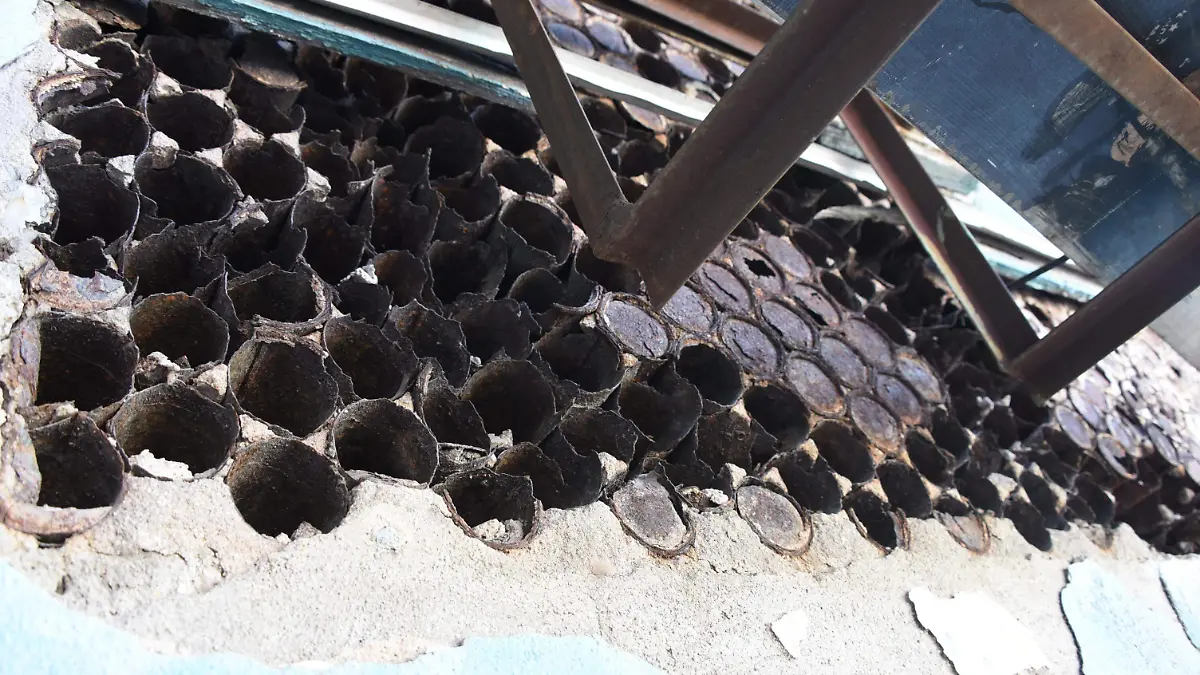 Hay construcciones hechas a base de latas en la Zona Centro